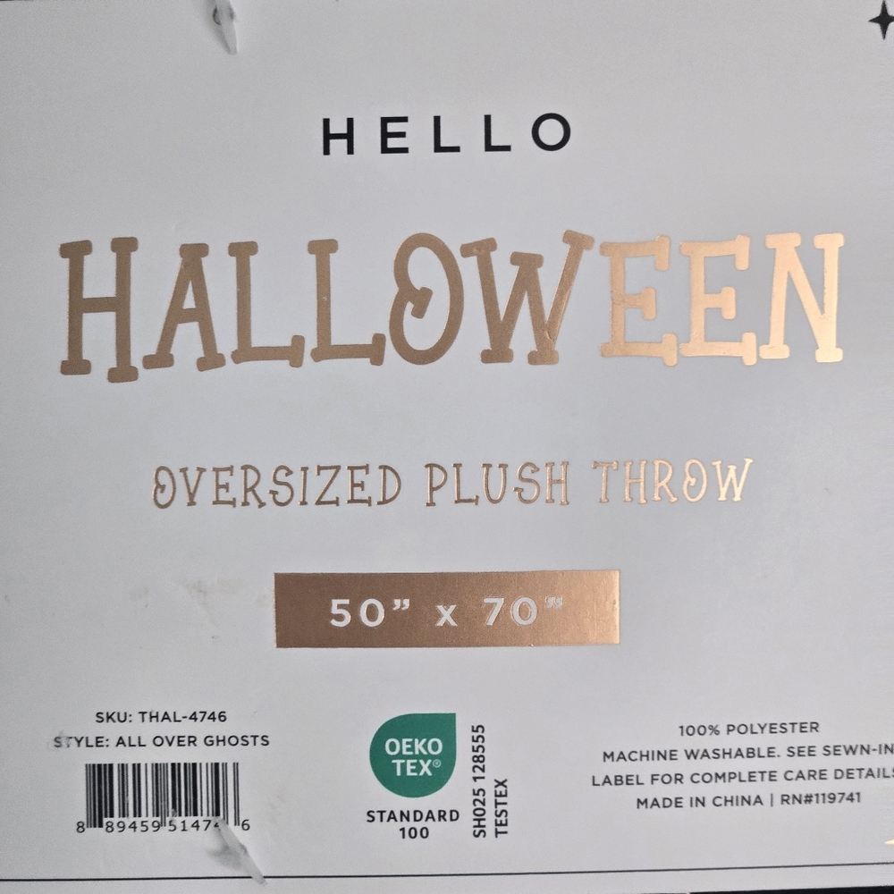Halloween Oversized Plush Back And White Ghost Blanket - Picture 8 of 9